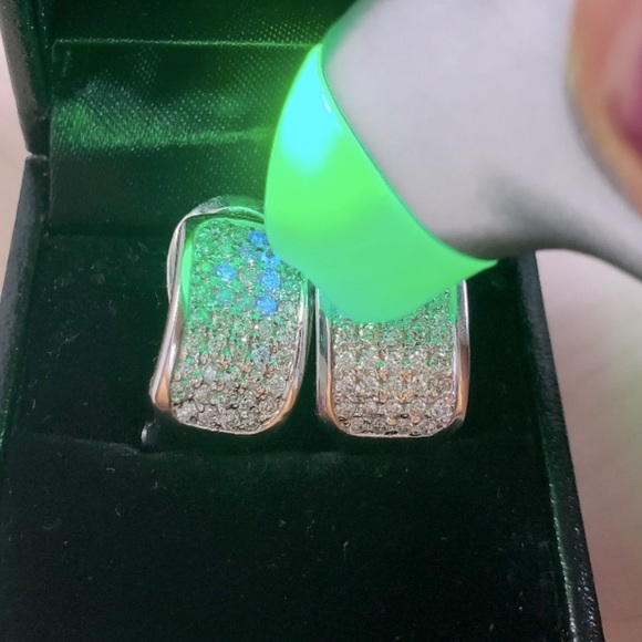 Gorgeous 2.6 tcw Pave Diamond Earrings Omega back closure. Like New $2800 - Picture 11 of 16